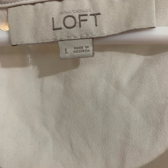 🐦- Loft sz L Light Gray Pleated Blouse - Picture 3 of 4